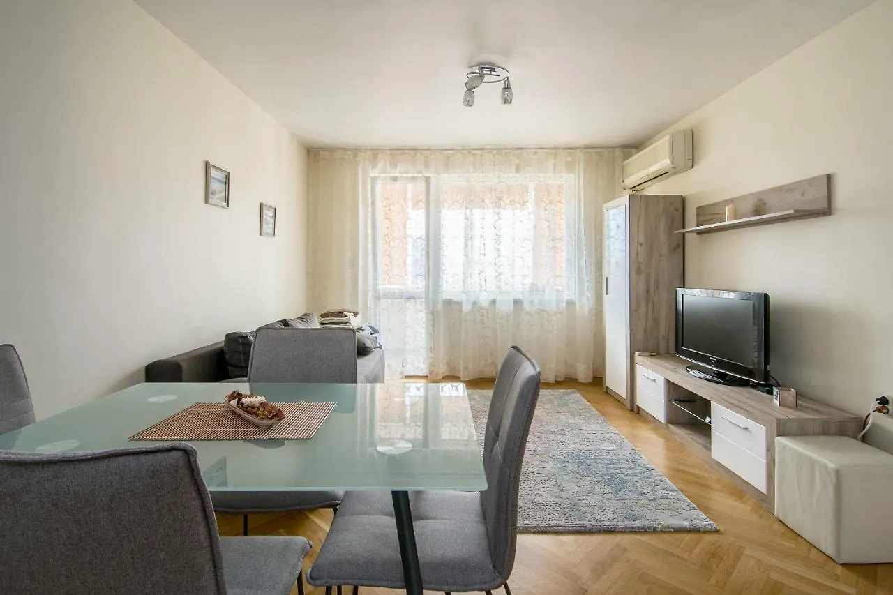 Port View Apartment 4 Guests With Parking Place In City Center Varna