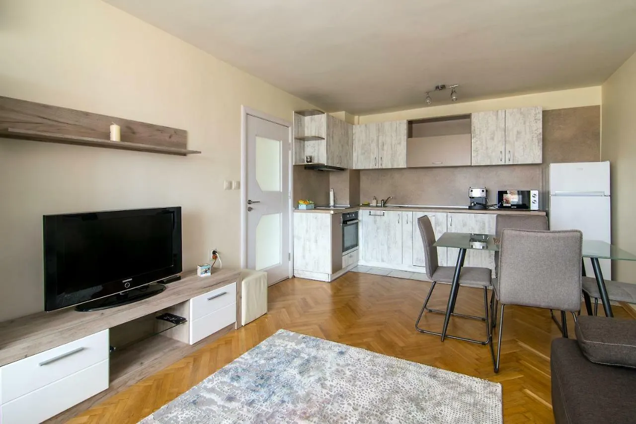 Port View Apartment 4 Guests With Parking Place In City Center Varna